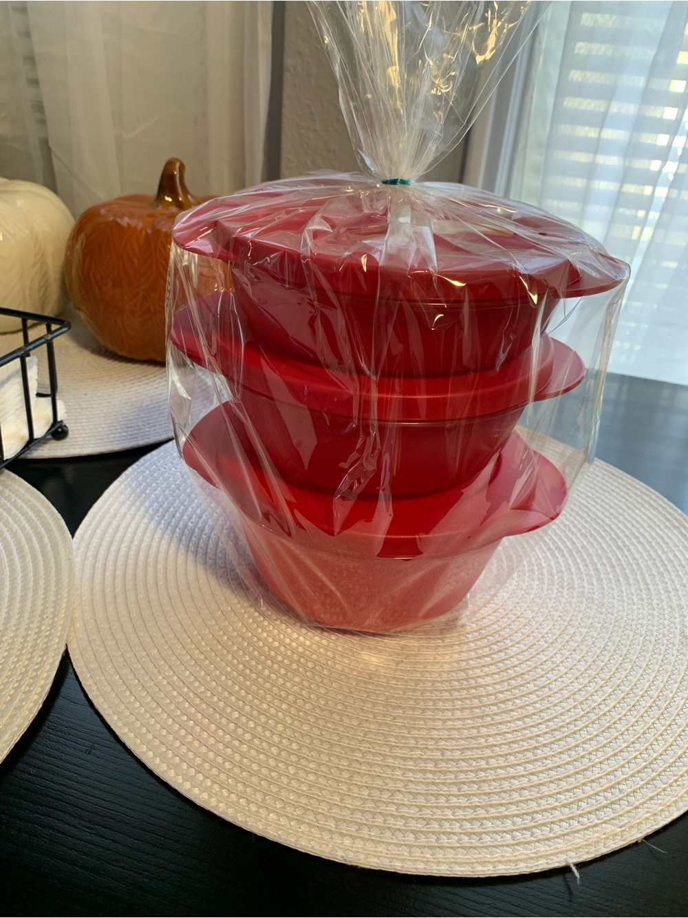 ❤️❤️❤️Tupperware Red Nesting Serving Bowls - Set of 3 ❤️❤️❤️